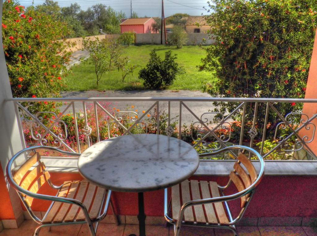 Villa Marina Ipsos Bagian luar foto